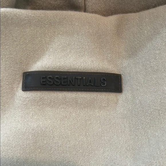 Essentials Sweatshirt - Picture 4 of 9